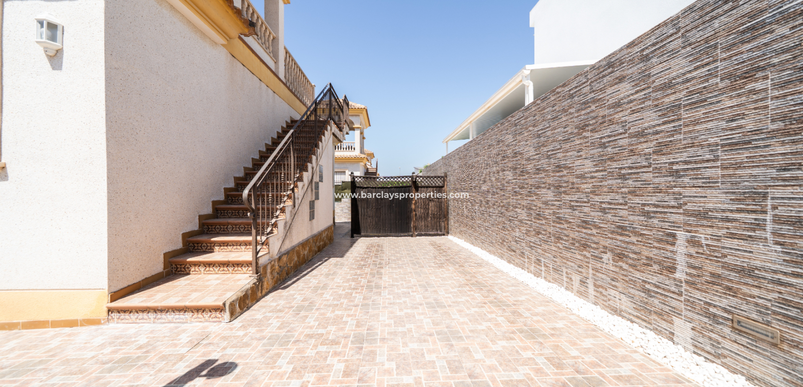 Venta - Chalet Independiente - Urb. La Marina