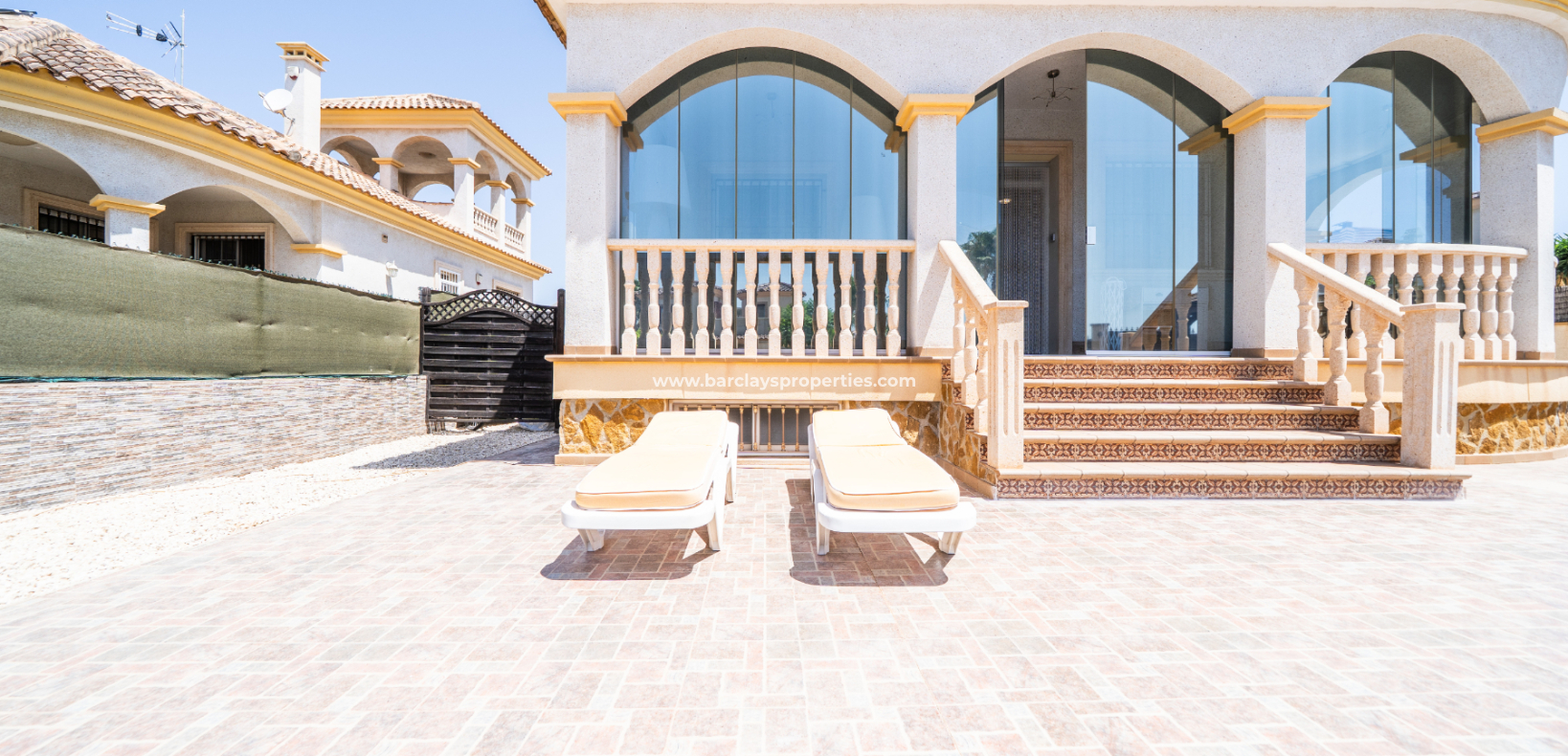 Venta - Chalet Independiente - Urb. La Marina