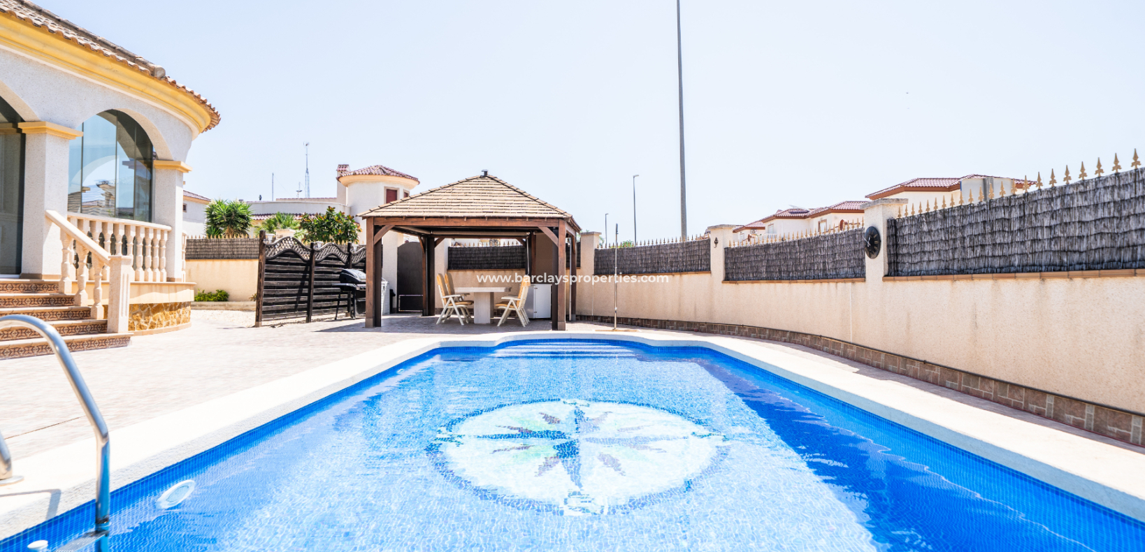 Venta - Chalet Independiente - Urb. La Marina