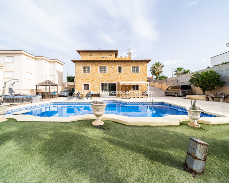 Venta - Chalet Independiente - Urb. La Marina