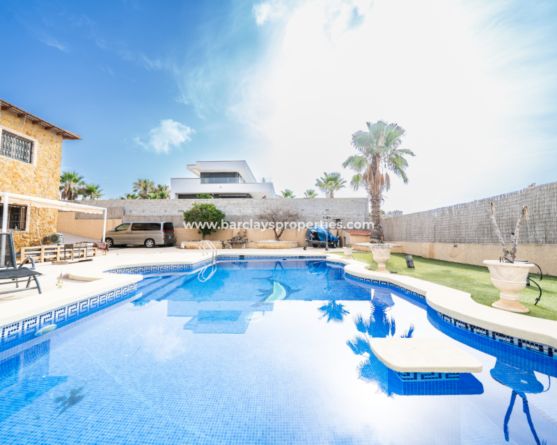 Venta - Chalet Independiente - Urb. La Marina