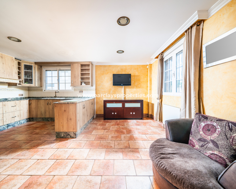 Venta - Chalet Independiente - Urb. La Marina