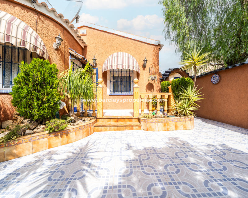 Venta - Chalet Independiente - Urb. La Marina