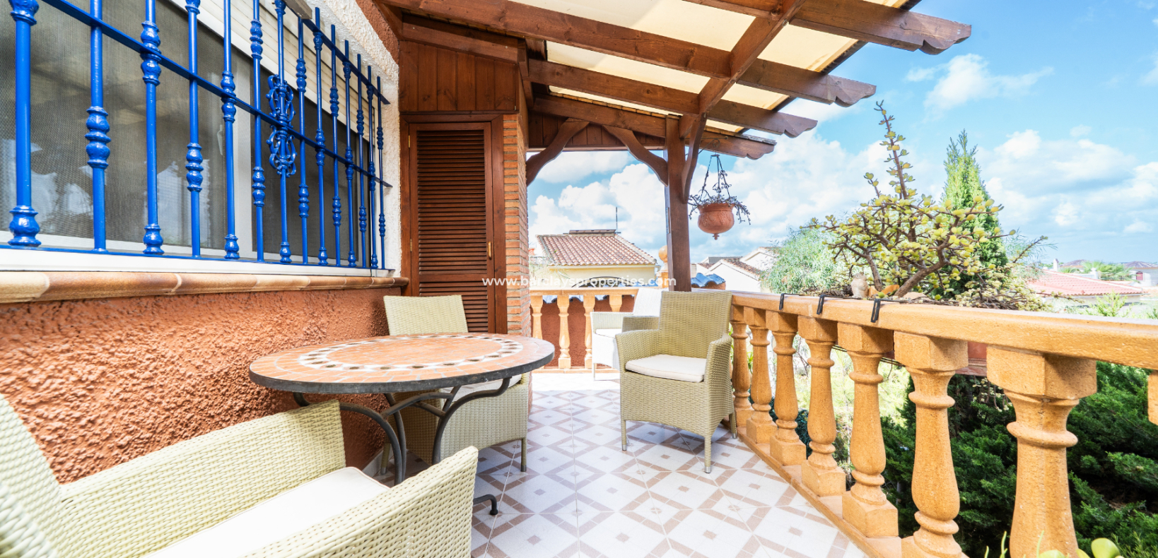 Venta - Chalet Independiente - Urb. La Marina