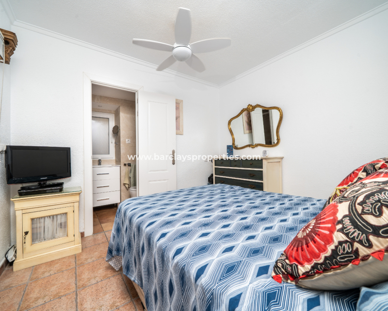 Venta - Chalet Independiente - Urb. La Marina