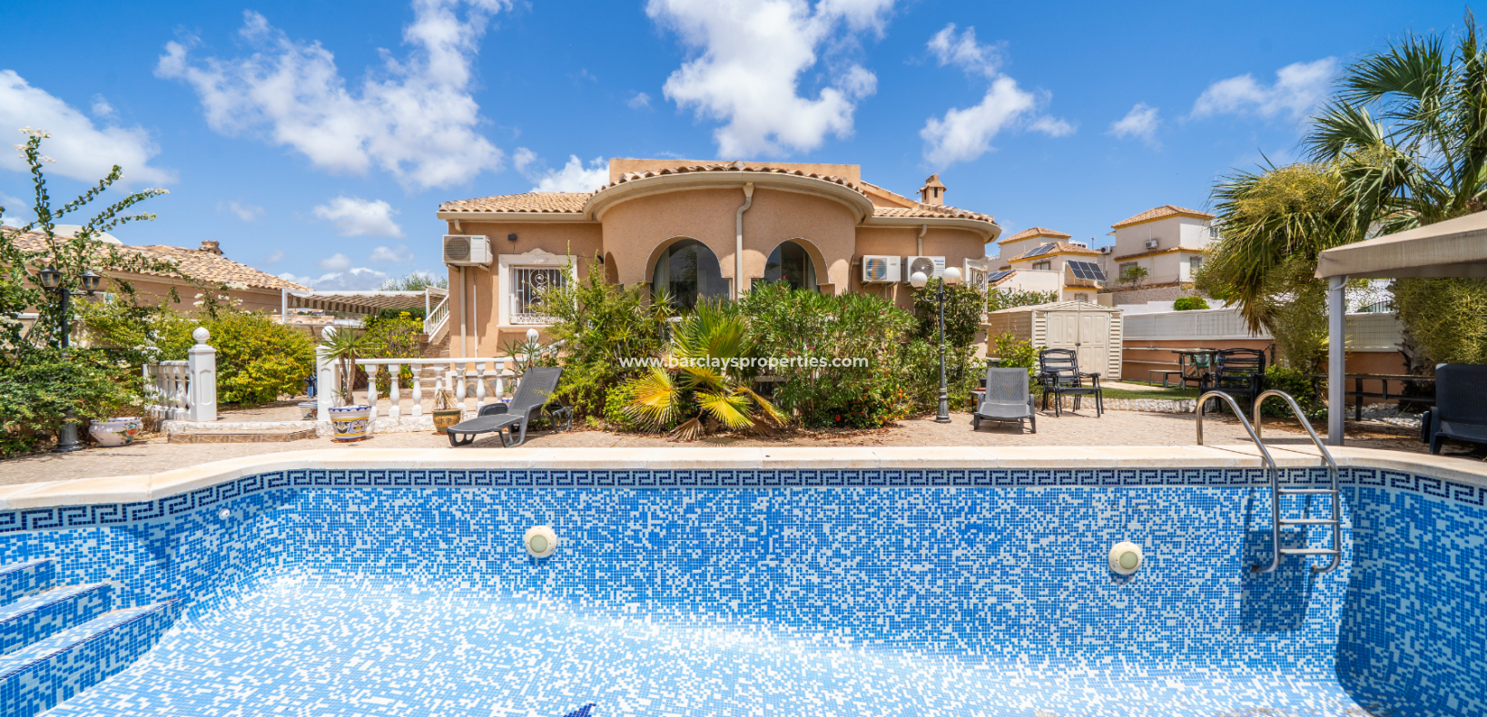 Venta - Chalet Independiente - Urb. La Marina