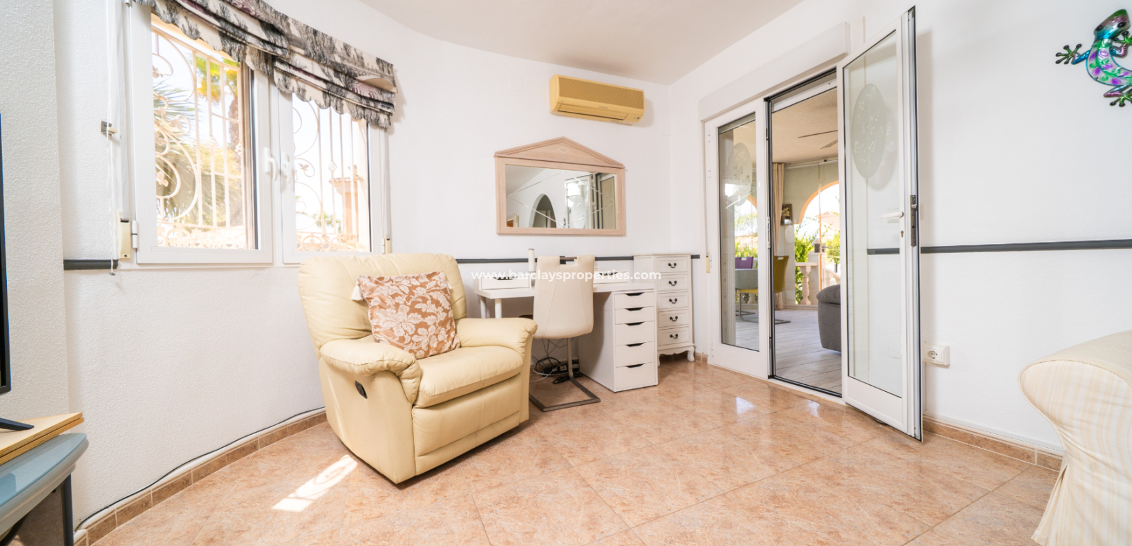 Venta - Chalet Independiente - Urb. La Marina