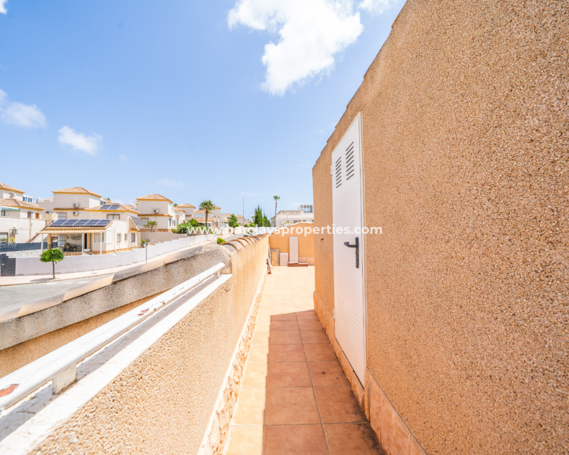 Venta - Chalet Independiente - Urb. La Marina