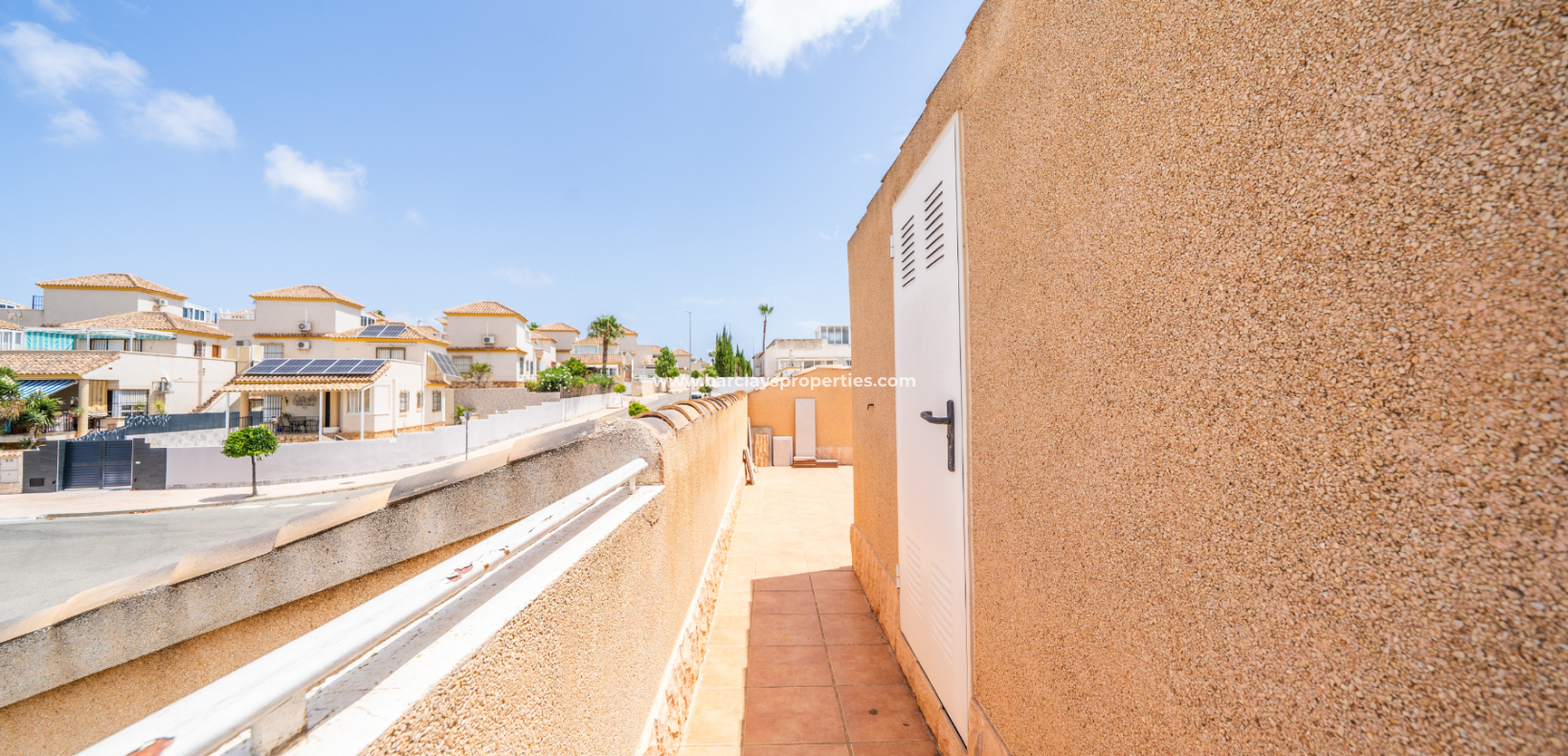 Venta - Chalet Independiente - Urb. La Marina