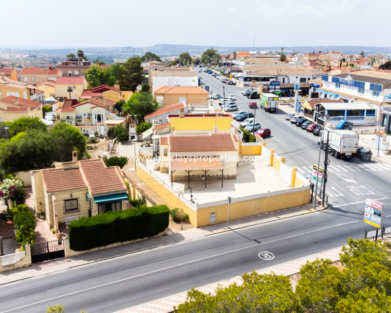 Venta - Chalet Independiente - Urb. La Marina