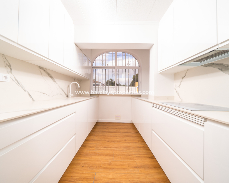 Venta - Chalet Independiente - Urb. La Marina