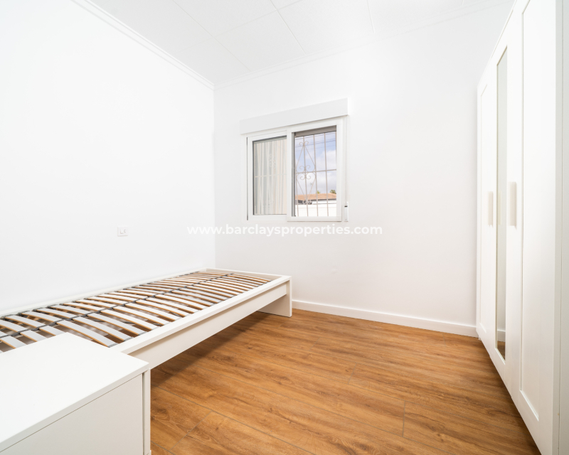 Venta - Chalet Independiente - Urb. La Marina