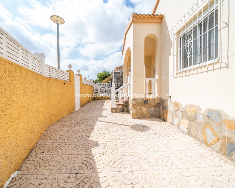 Venta - Chalet Independiente - Urb. La Marina