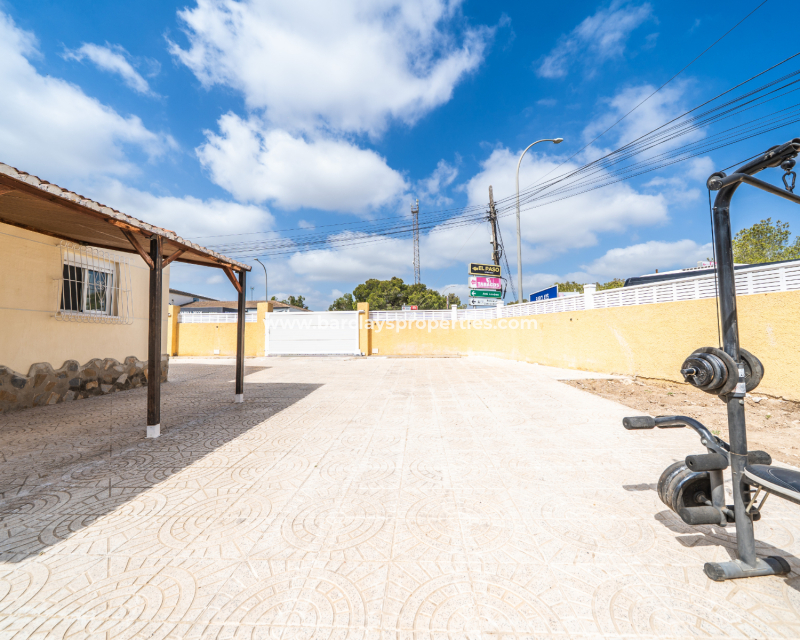 Venta - Chalet Independiente - Urb. La Marina