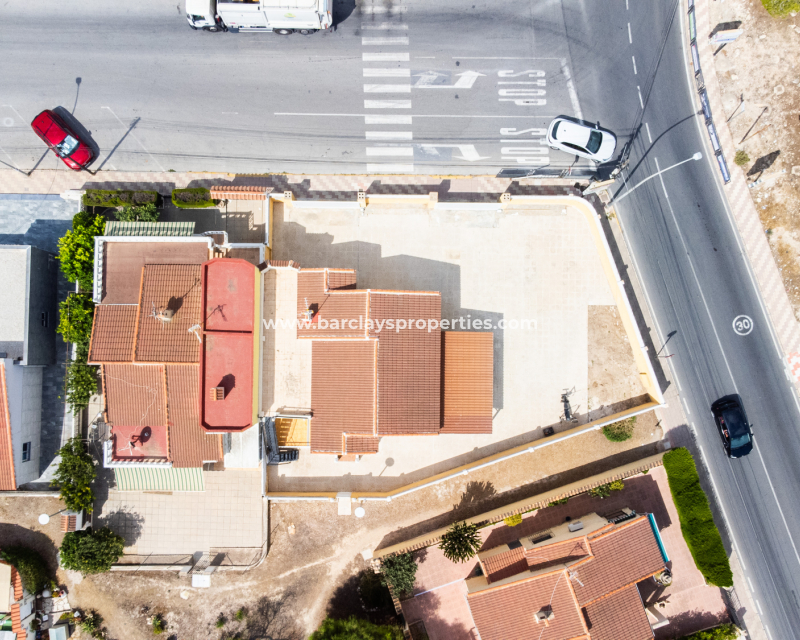 Venta - Chalet Independiente - Urb. La Marina