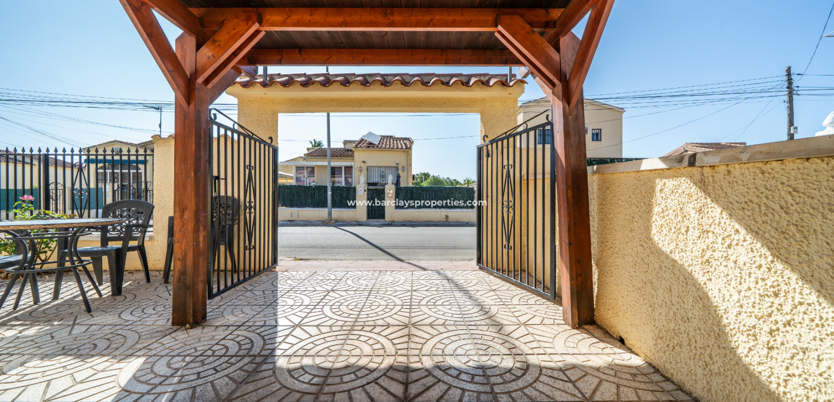 Venta - Chalet Independiente - Urb. La Marina