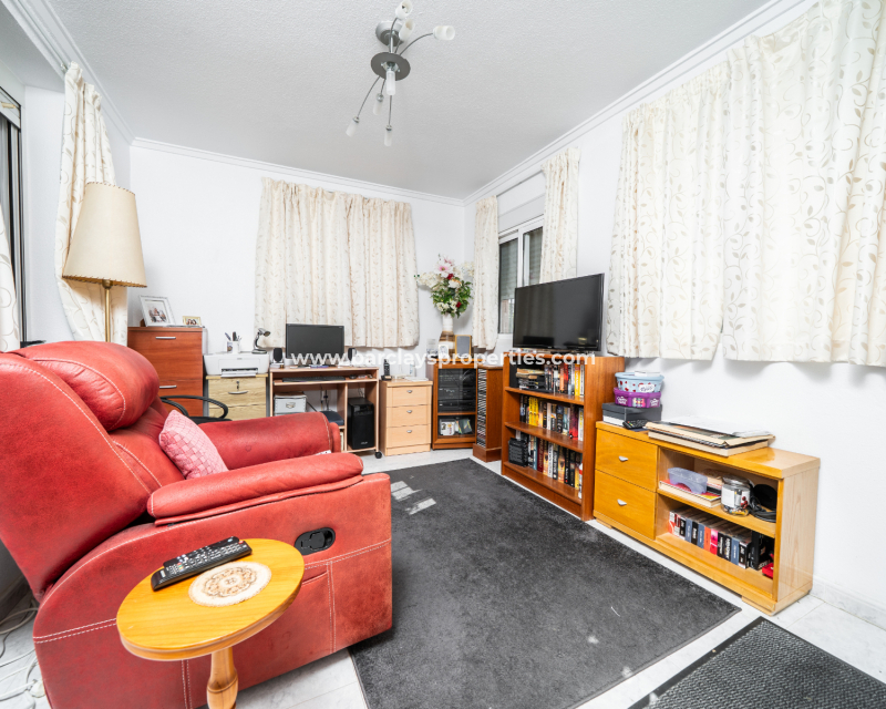 Venta - Chalet Independiente - Urb. La Marina