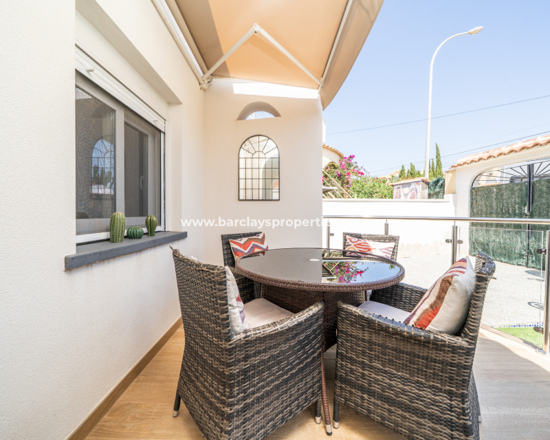 Venta - Chalet Independiente - Urb. La Marina