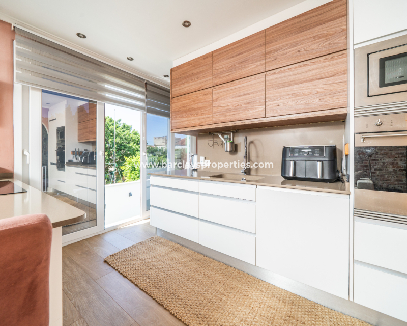 Venta - Chalet Independiente - Urb. La Marina