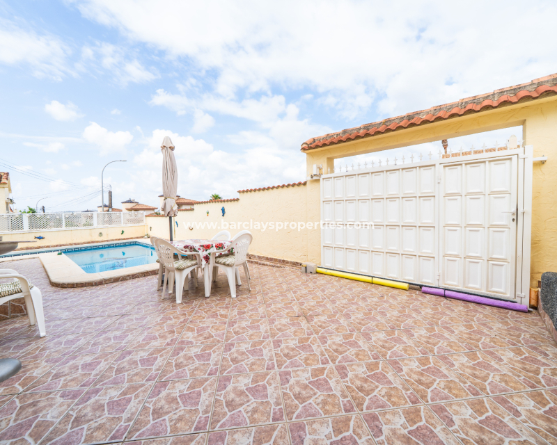 Venta - Chalet Independiente - Urb. La Marina