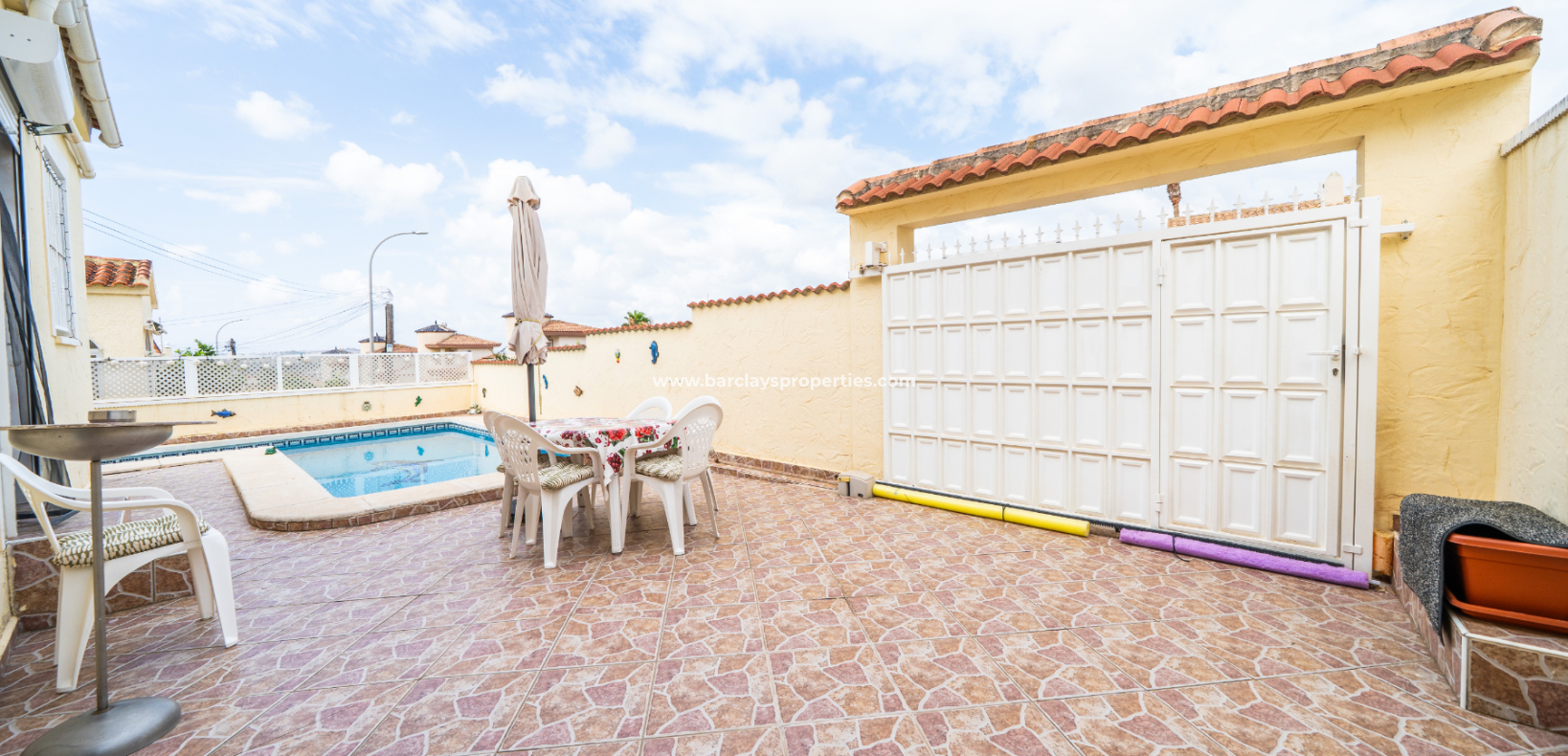 Venta - Chalet Independiente - Urb. La Marina