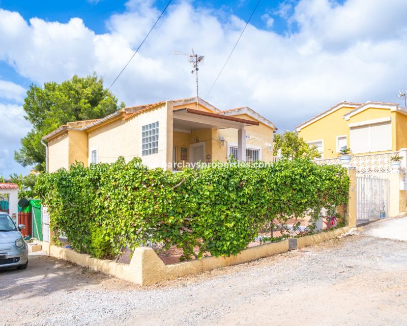 Venta - Chalet Independiente - Urb. La Marina