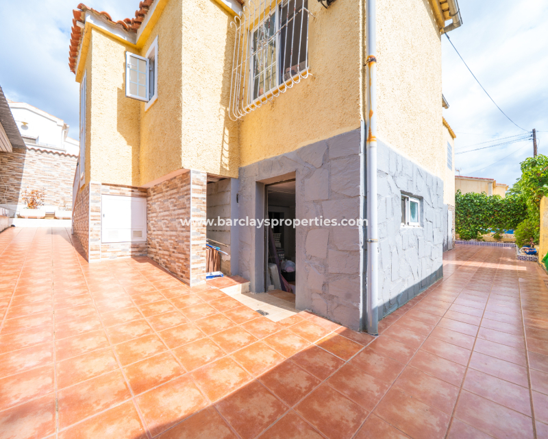 Venta - Chalet Independiente - Urb. La Marina