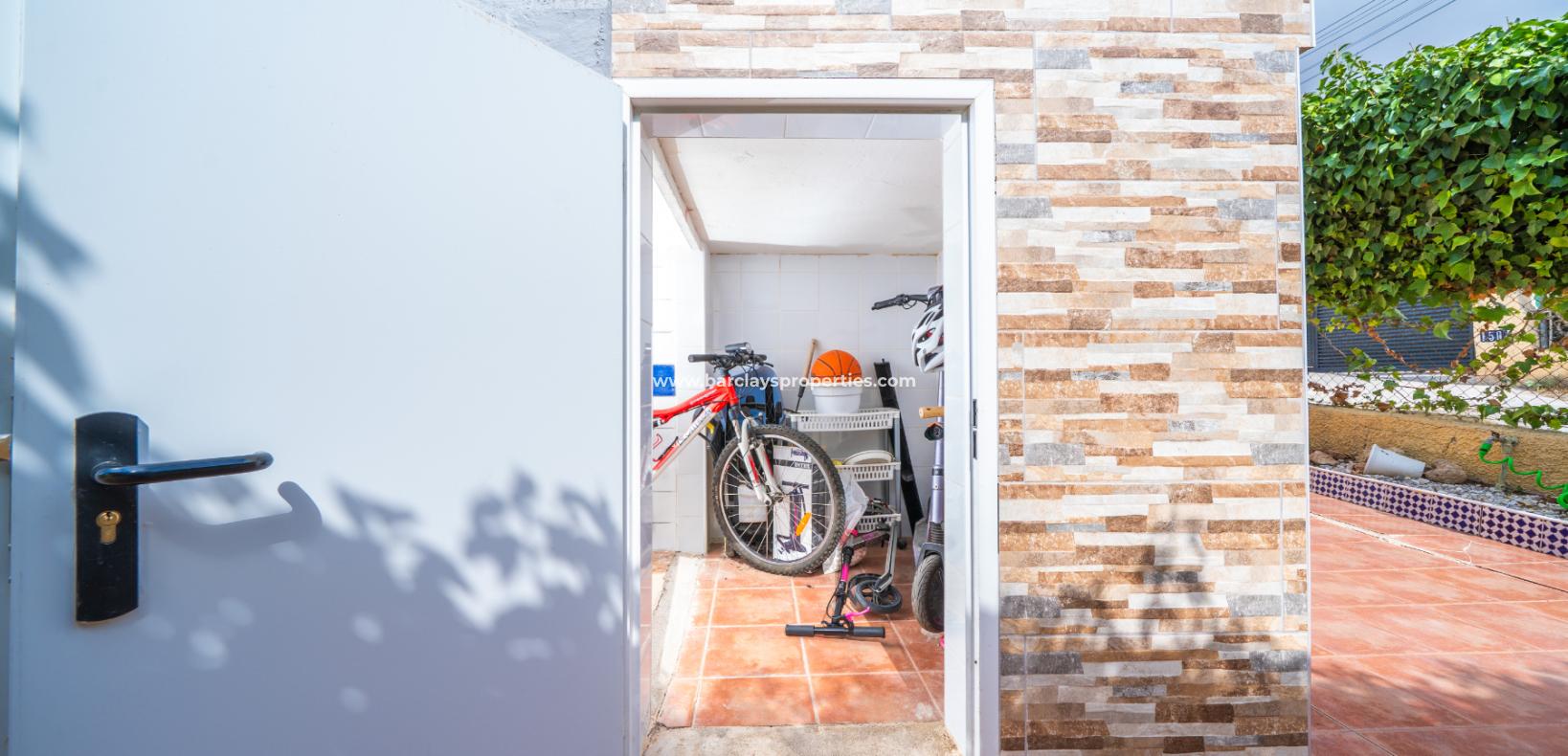 Venta - Chalet Independiente - Urb. La Marina