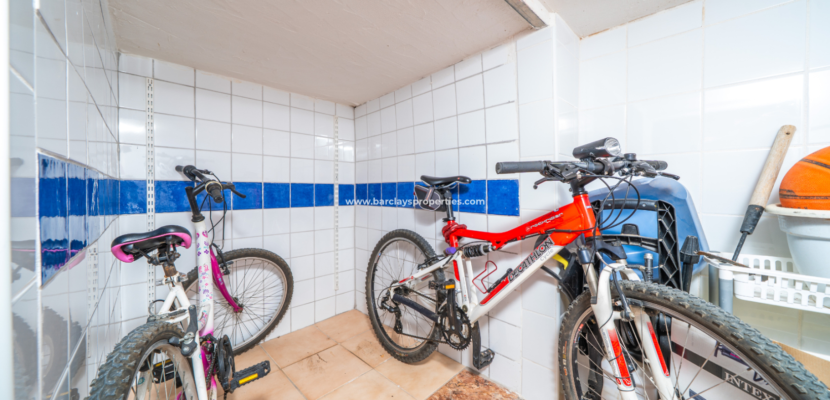 Venta - Chalet Independiente - Urb. La Marina