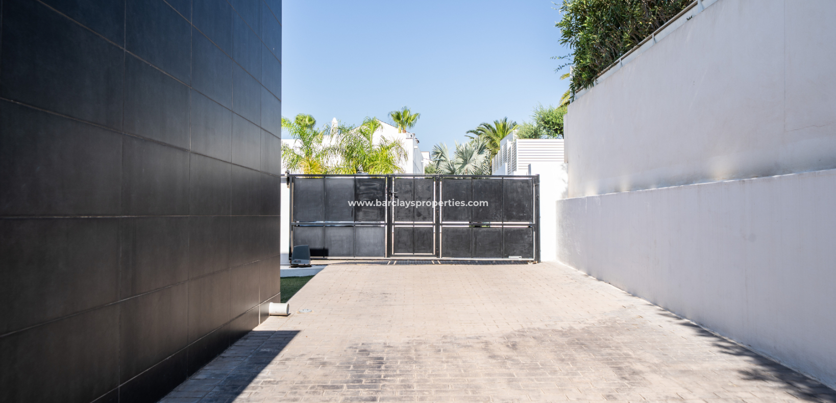 Venta - Chalet Independiente - Urb. La Marina