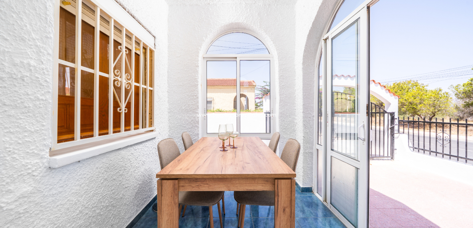 Venta - Chalet Independiente - Urb. La Marina