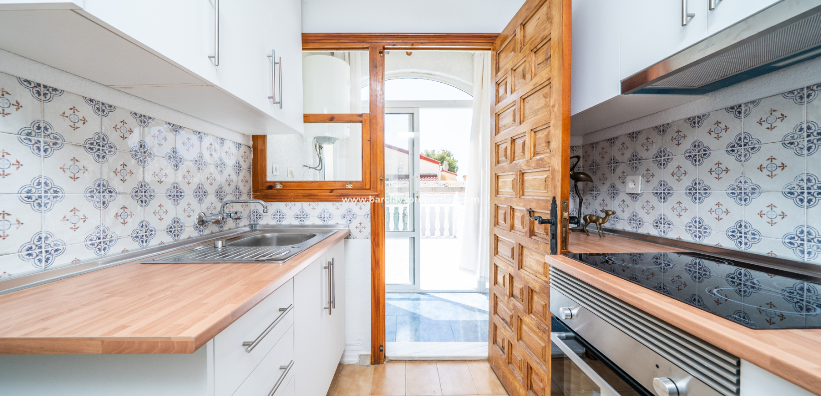 Venta - Chalet Independiente - Urb. La Marina