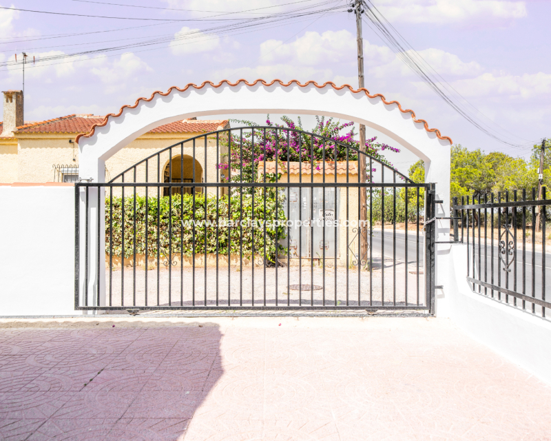Venta - Chalet Independiente - Urb. La Marina