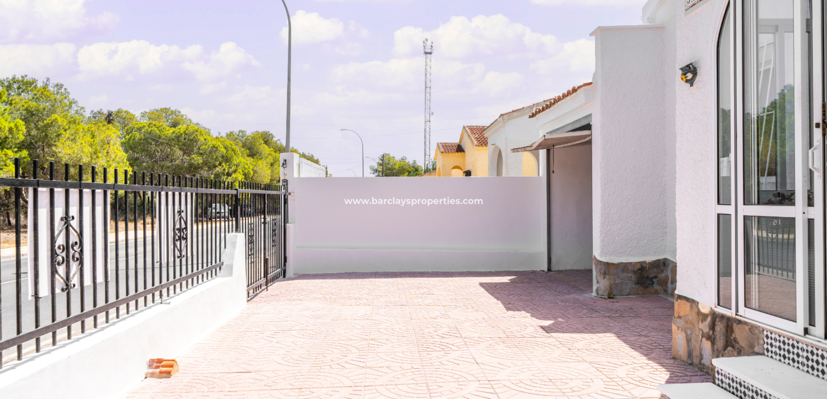 Venta - Chalet Independiente - Urb. La Marina