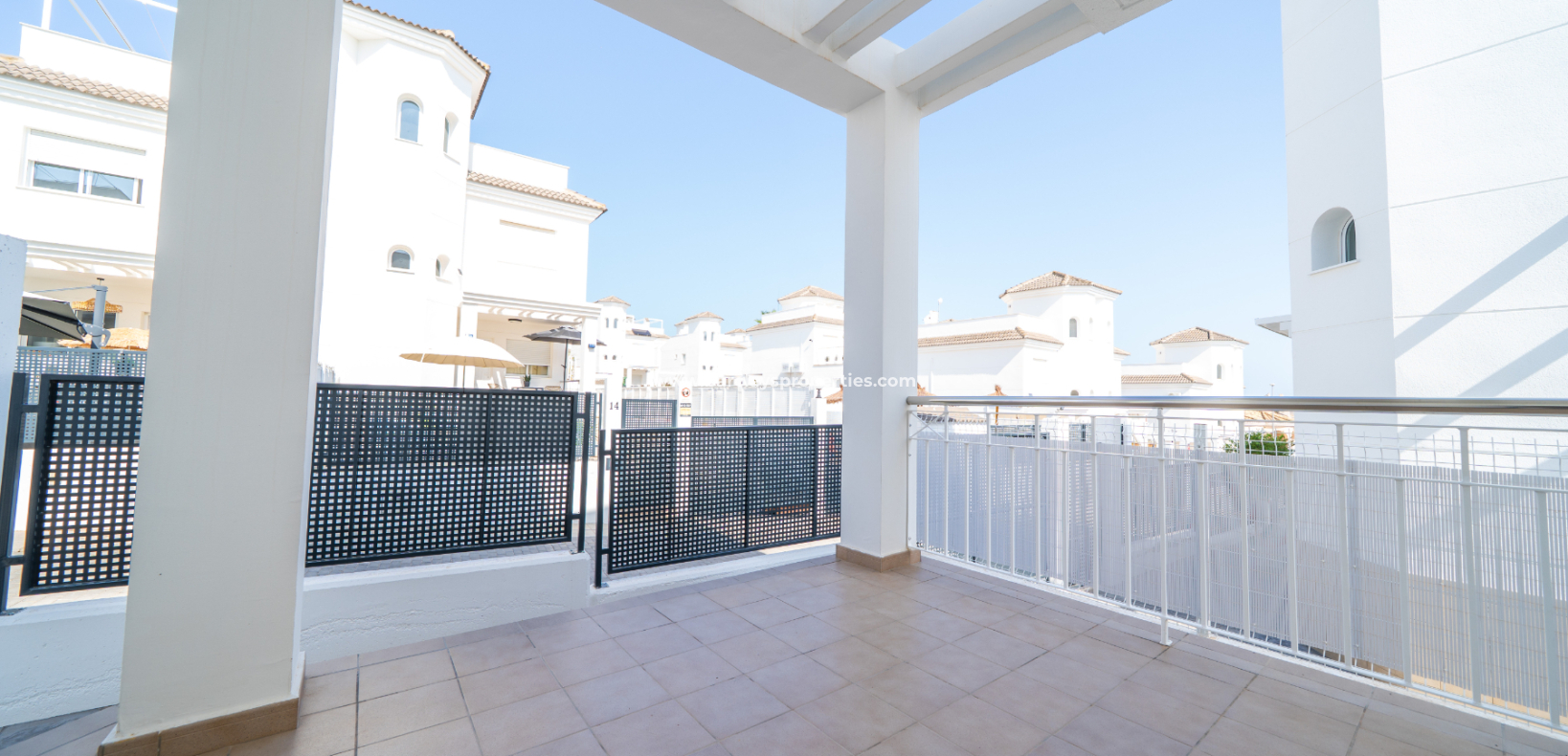 Venta - Chalet Independiente - Urb. La Marina