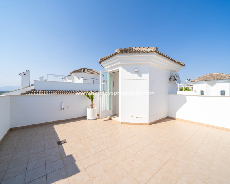 Venta - Chalet Independiente - Urb. La Marina