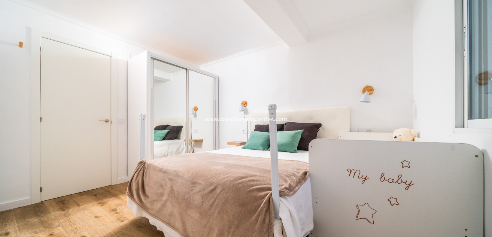 Venta - Chalet Independiente - Urb. La Marina