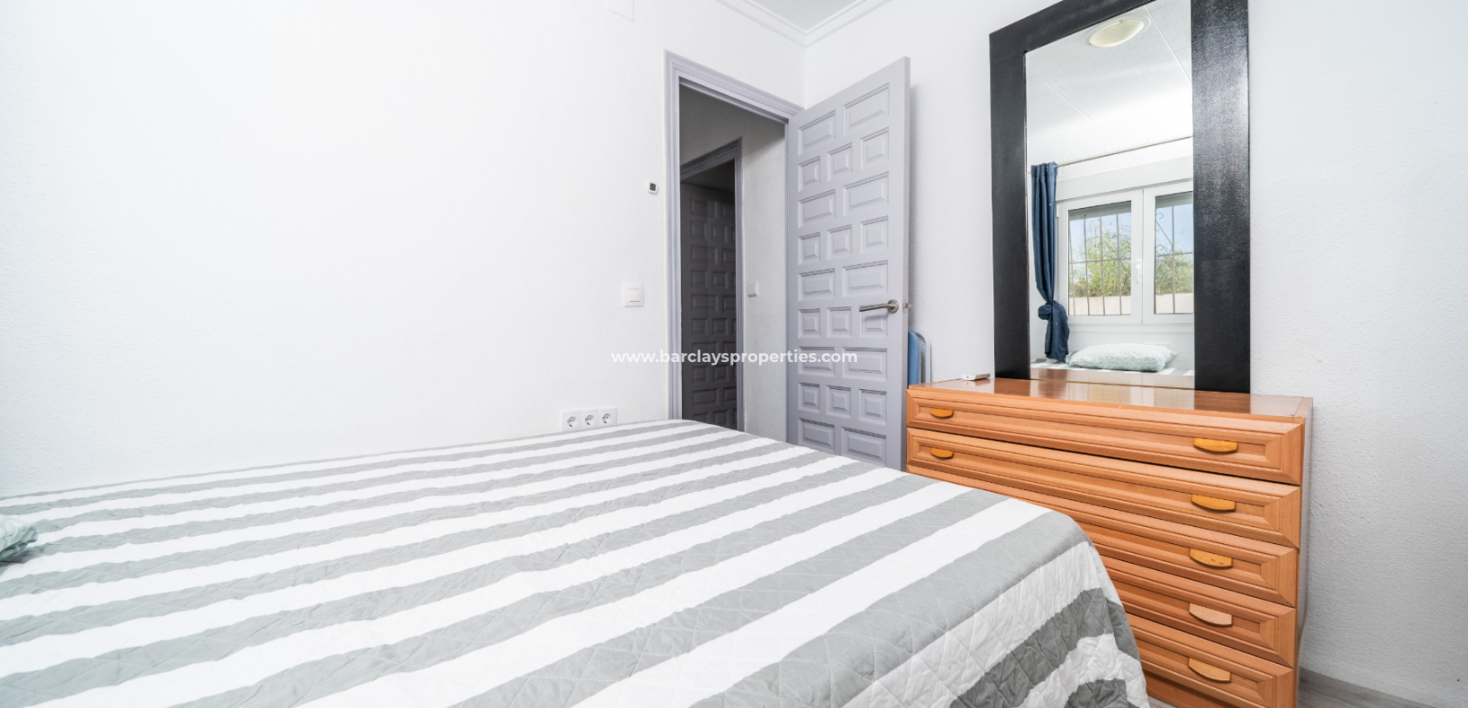 Venta - Chalet Independiente - Urb. La Marina