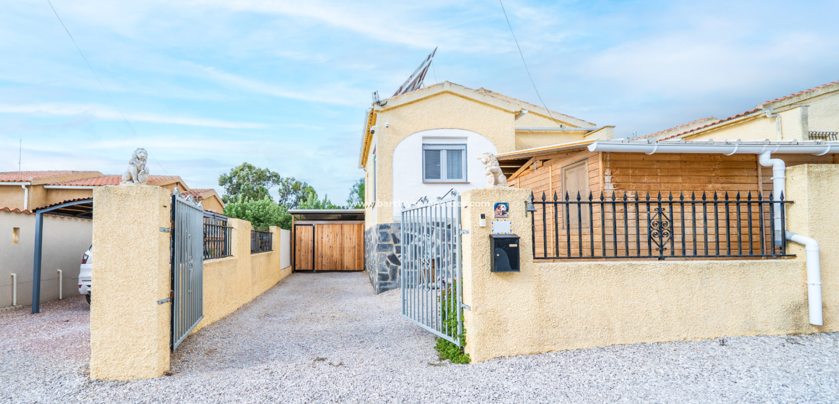 Venta - Chalet Independiente - Urb. La Marina