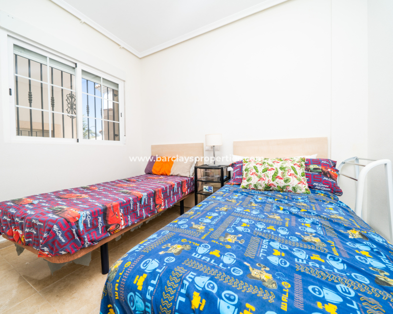 Venta - Chalet Independiente - Urb. La Marina