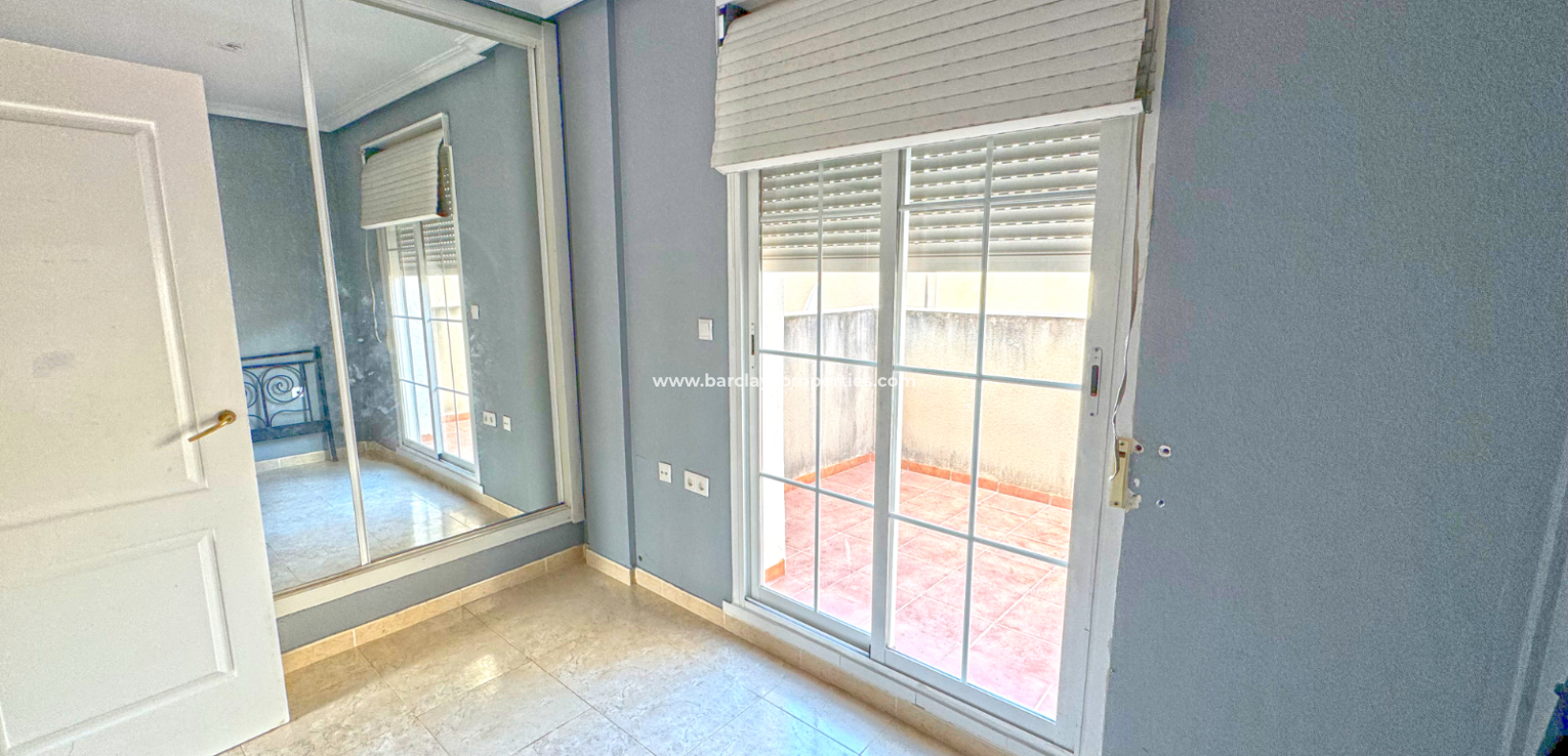 Venta - Chalet Independiente - Urb. La Marina