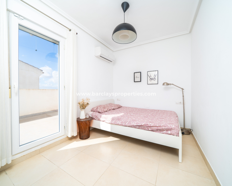 Venta - Chalet Independiente - Urb. La Marina