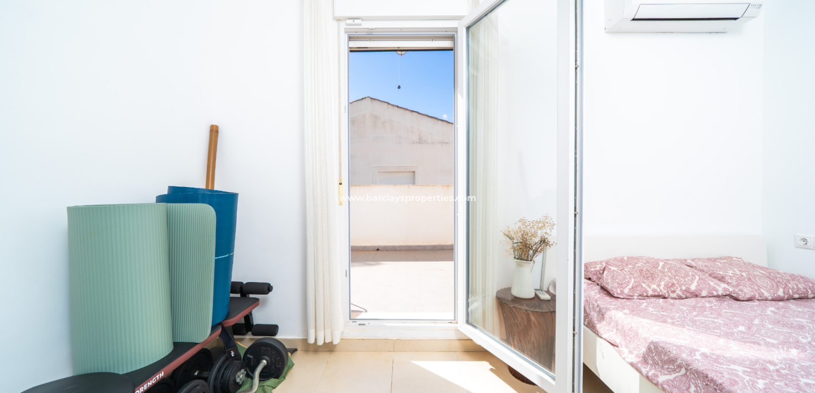 Venta - Chalet Independiente - Urb. La Marina