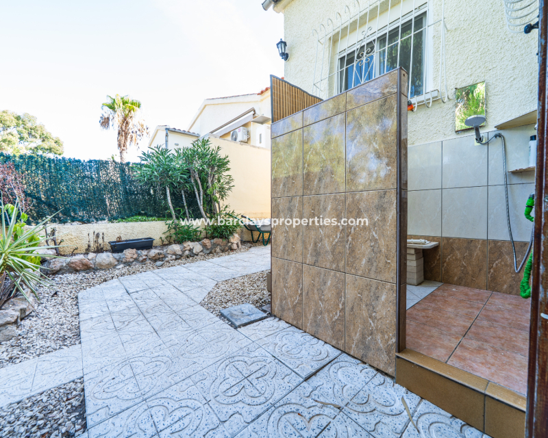 Venta - Chalet Independiente - Urb. La Marina