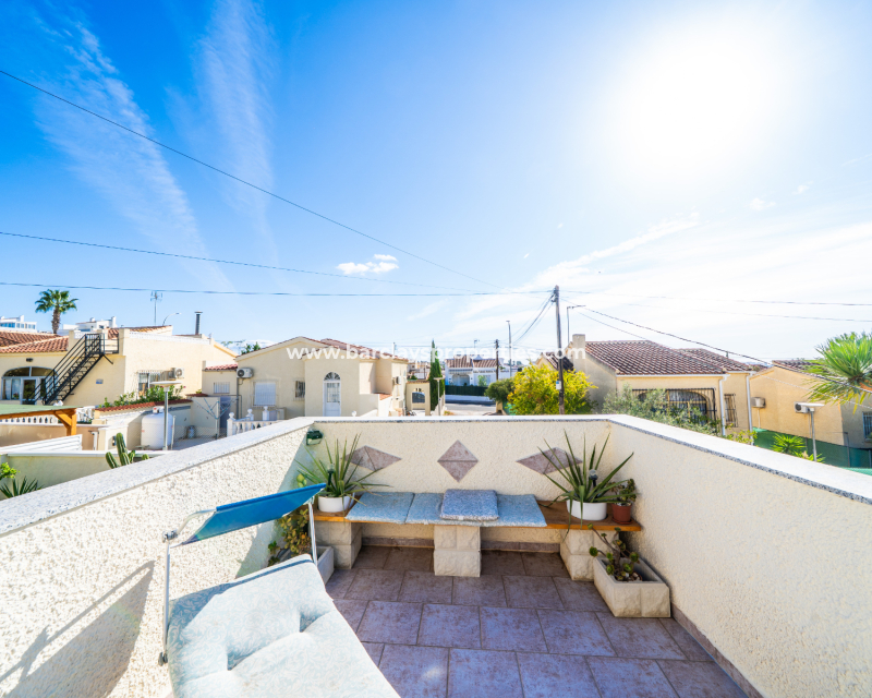 Venta - Chalet Independiente - Urb. La Marina