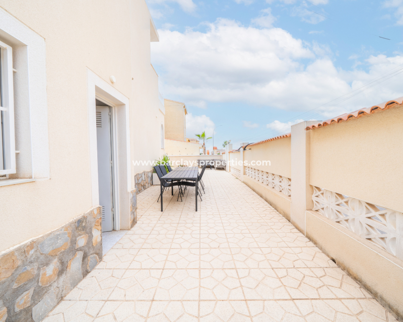 Venta - Chalet Independiente - Urb. La Marina