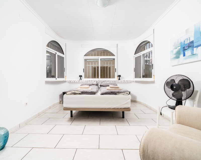 Venta - Chalet Independiente - Urb. La Marina