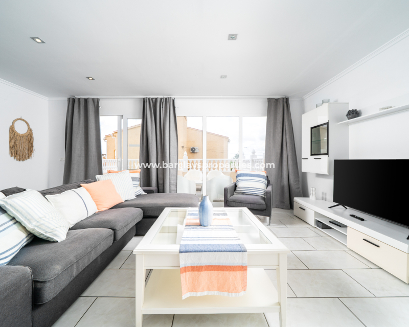 Venta - Chalet Independiente - Urb. La Marina