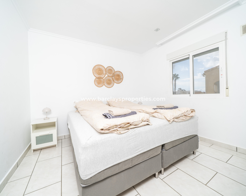 Venta - Chalet Independiente - Urb. La Marina