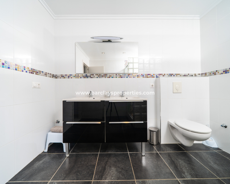 Venta - Chalet Independiente - Urb. La Marina